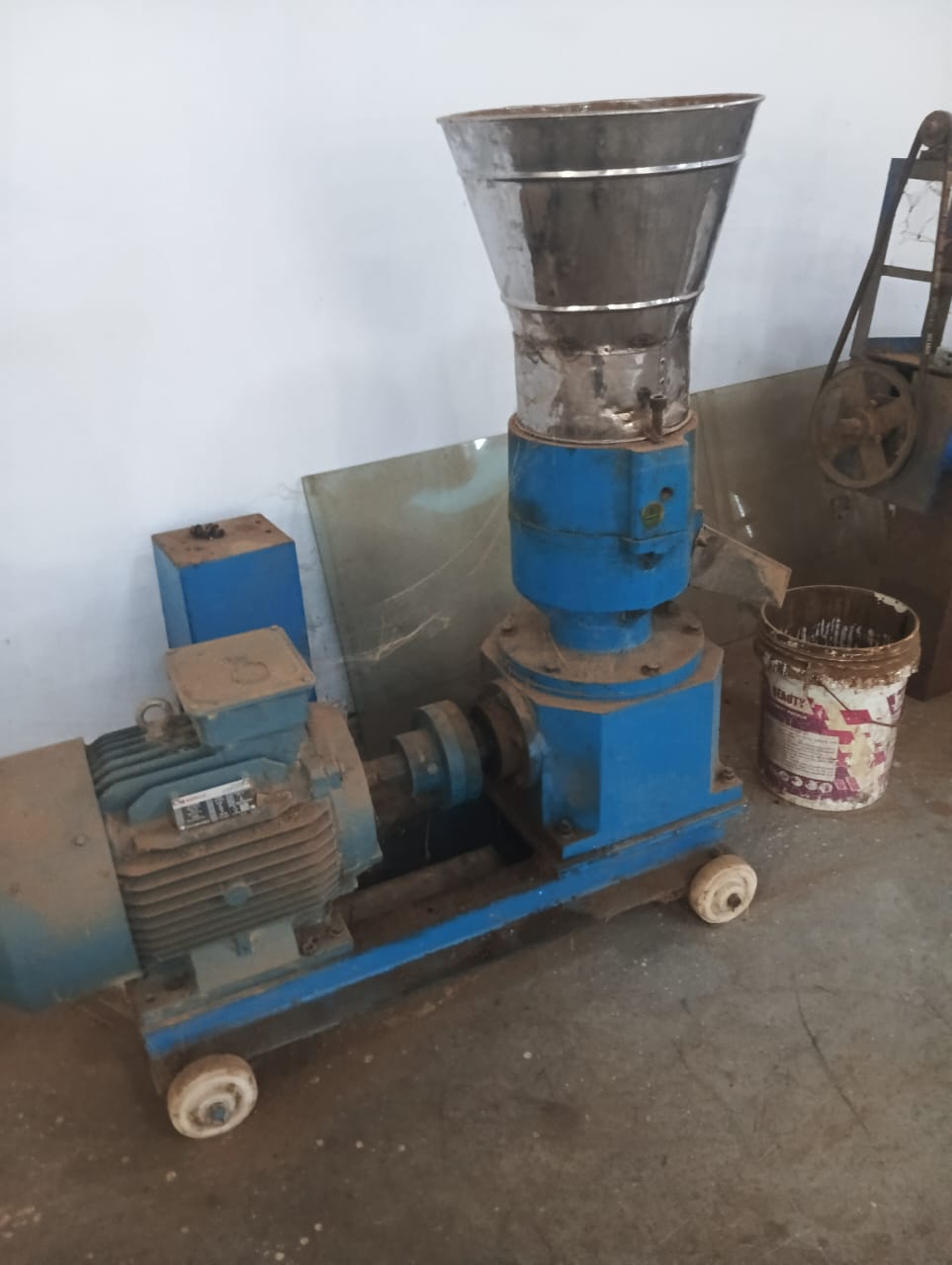 Sri Krishna Machine - Chicken Feeding Machine Installation Services